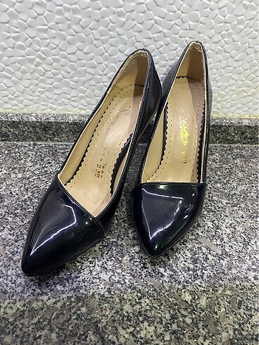 Rugan stiletto