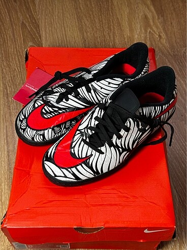 Nike hypervenom sıfır halı saha ayakkabısı