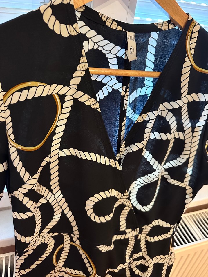 MANGO Zincir Detaylı Siyah Uzun Elbise - Görsel 2