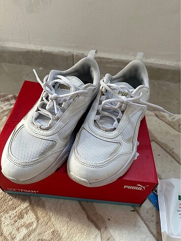 36 Beden beyaz Renk Puma ayakkabı