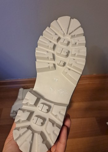 39 Beden ten rengi Renk yeni..Bej Kadın Deri Dolgu Topuklu Bot
