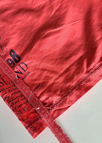 Lcw Renkli Baskılı Kemerli Kırmızı Erkek Şort - Görsel 4