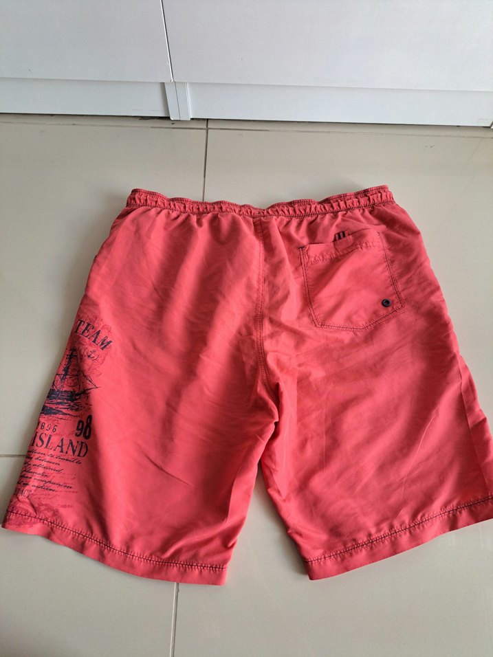 Lcw Renkli Baskılı Kemerli Kırmızı Erkek Şort - Görsel 2