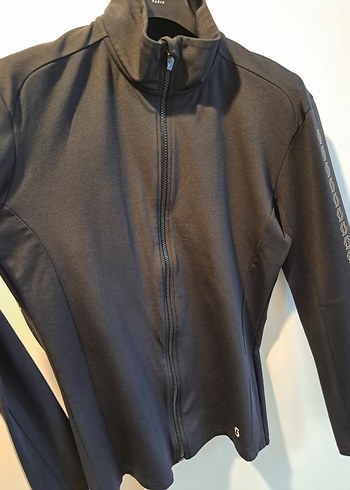 Siyah Fermuarlı Yüksek Yakalı Spor Üst - Görsel 6