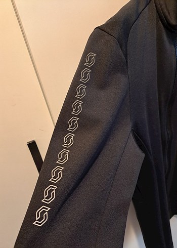 Siyah Fermuarlı Yüksek Yakalı Spor Üst - Görsel 4