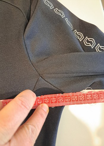 Siyah Fermuarlı Yüksek Yakalı Spor Üst - Görsel 12