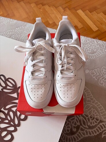 39 Beden beyaz Renk nike court borough low 2