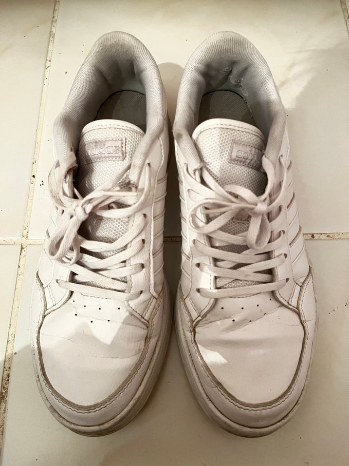 Beyaz Adidas Spor Ayakkabı - Görsel 4