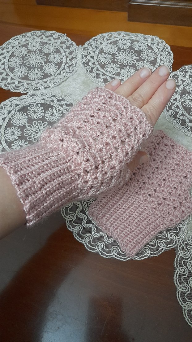 Dantel Detaylı Pembe Örgü Kadın Eldiven - Görsel 2