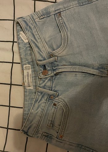 Yırtık Detaylı Mom Jean - Görsel 4