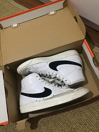 nike blazer mid