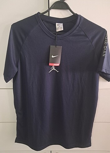 m Beden lacivert Renk Nike ürünüdür. 
