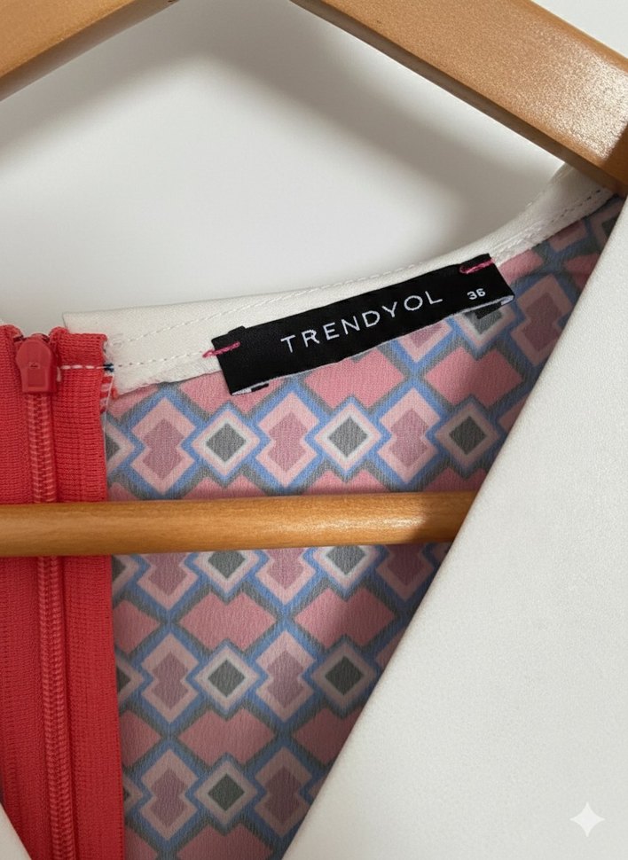 Bej Desenli V Yaka Örgü Hırka - Görsel 2