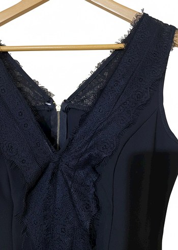 Siyah V Yakalı Kemerli Kadın Tulum - Görsel 3