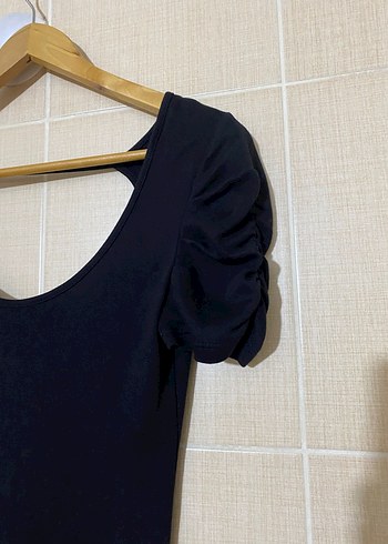 V Yakalı Siyah Elbise - Görsel 2