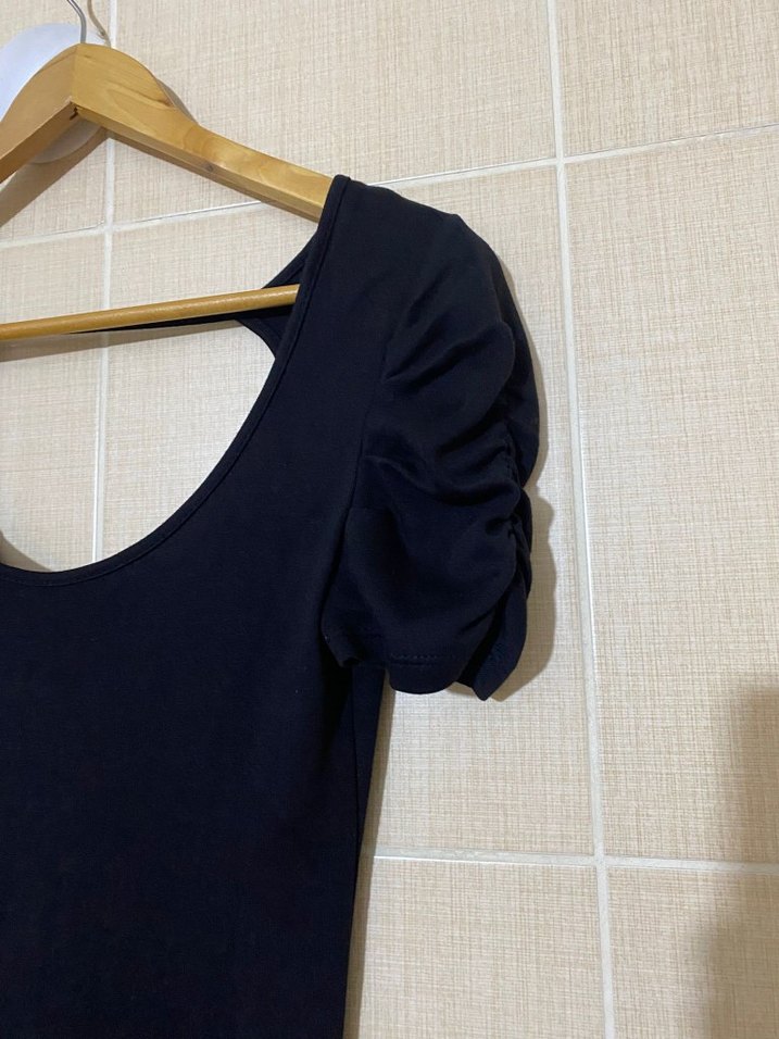 V Yakalı Siyah Elbise - Görsel 2