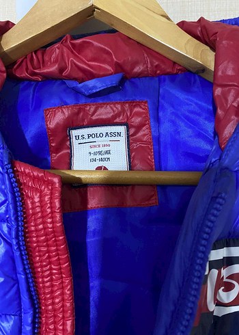 Erkek Çocuk Mavi Kapüşonlu Şişme Yelek - Görsel 2