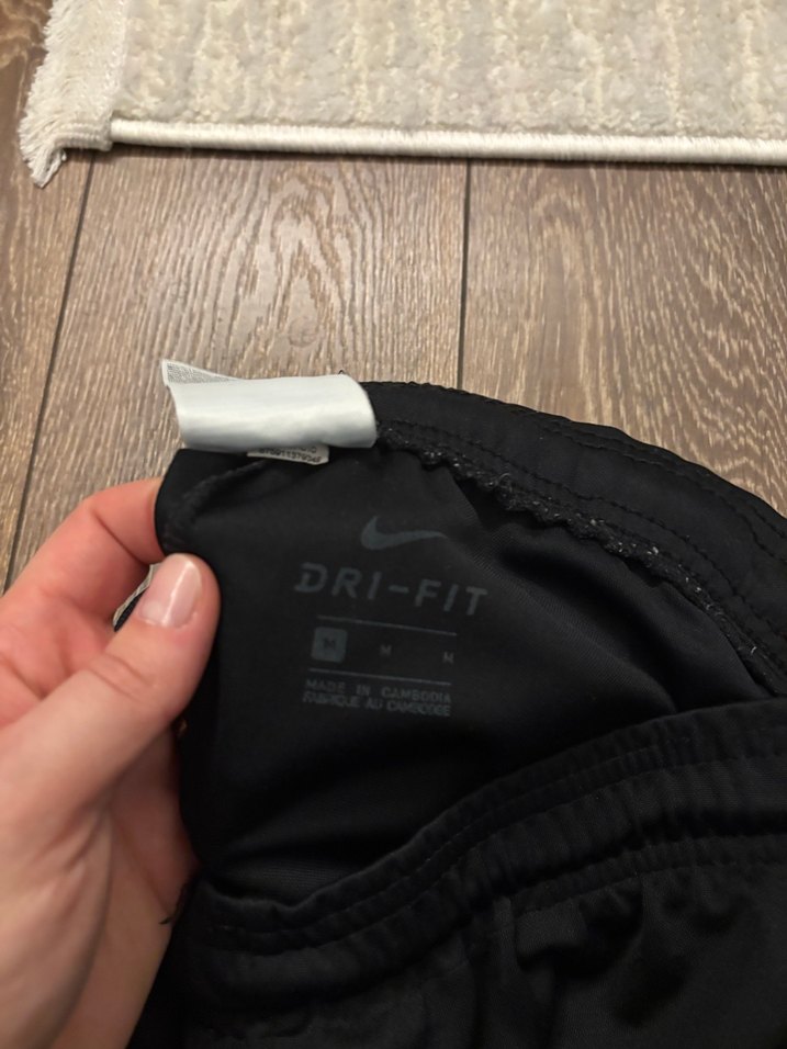 Nike Siyah Elastik Bel Erkek Şort - Görsel 3