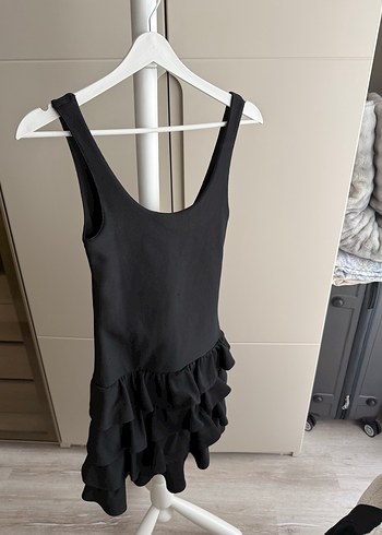 Siyah Kolsuz Fırfırlı Mini Elbise - Görsel 4