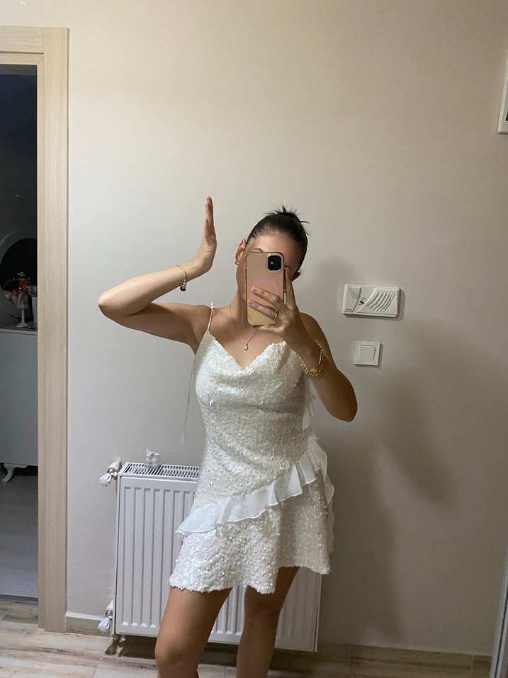 Dantel Detaylı Beyaz Mini Elbise - Görsel 3