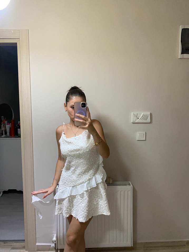 Dantel Detaylı Beyaz Mini Elbise - Görsel 2