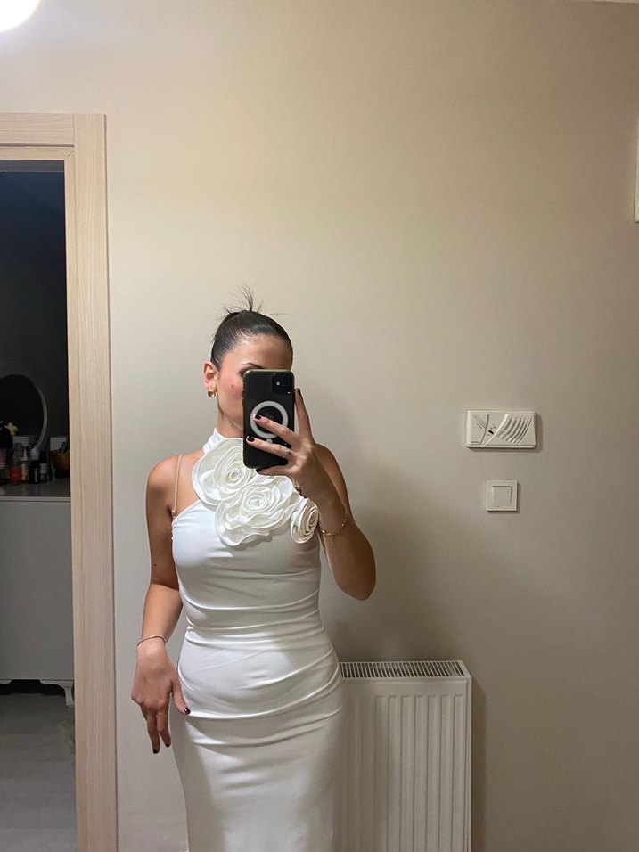 Beyaz elbise - Görsel 3