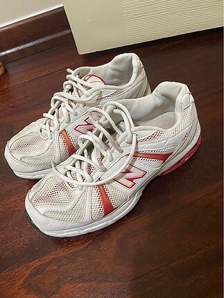 New balance spor ayakkabı