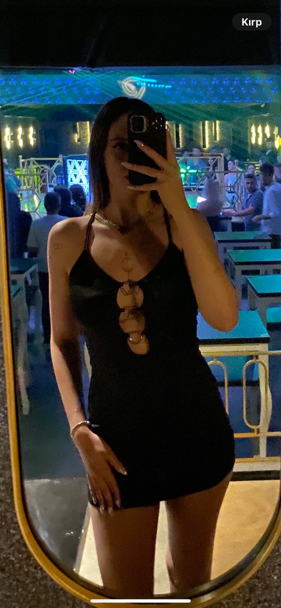 Siyah Kalp Detaylı Mini Elbise - Görsel 2