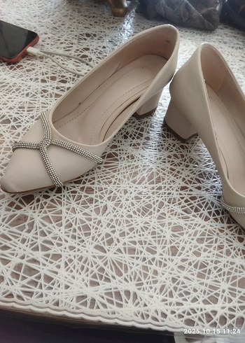 Zara Bej Stiletto Topuklu Bağcıklı Kadın Abiye Ayakkabı