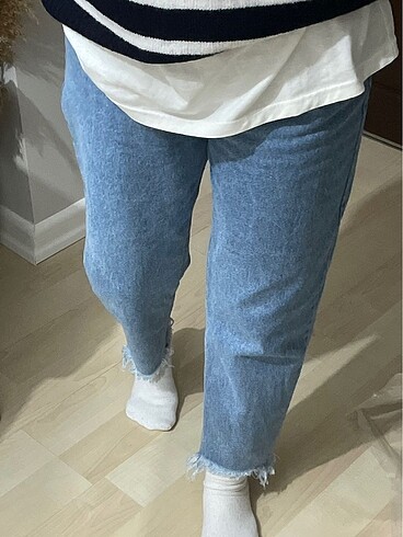MOM JEAN