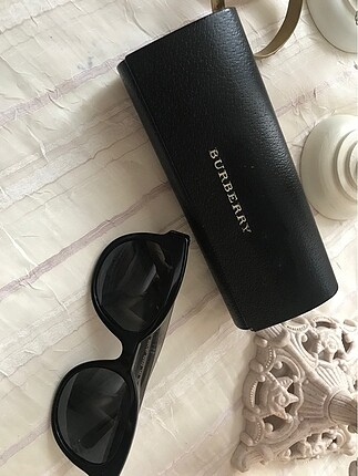 burberry markalı gözlük