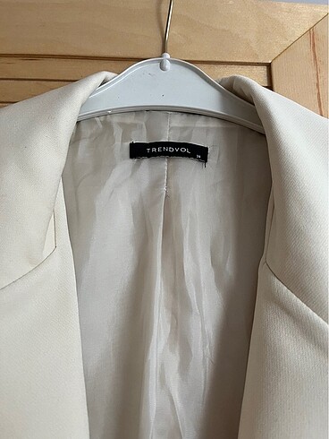 Trendyol & Milla Bej rengi blazer ceket