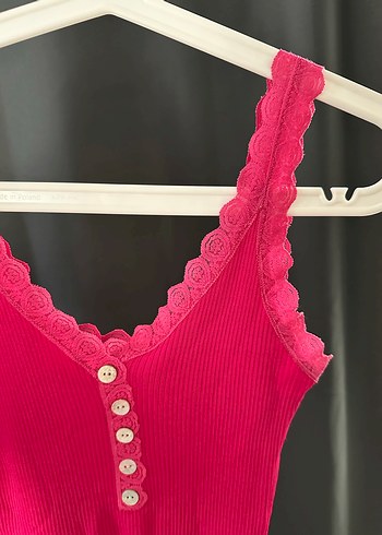 Urban Outfitters Düğmeli Y2k Dantelli Pembe Bluz