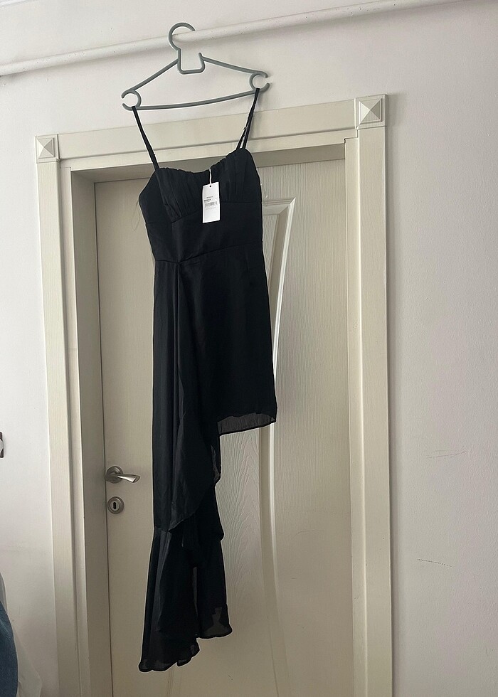 Siyah Volanlı Elbise - Görsel 4