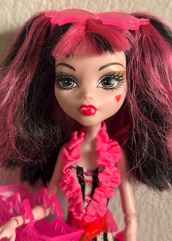 Beden Monster High Draculaura Swim Class