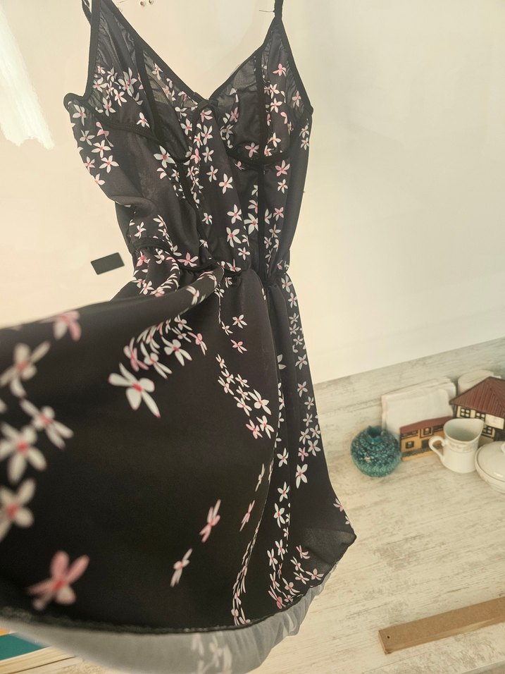 Çiçek Desenli pilaj elbisesi - Görsel 5