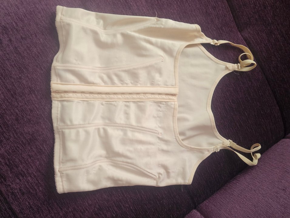 Beyaz İnce Askılı Hemşire Korsesi - Görsel 3