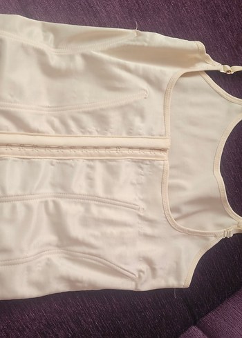 Beyaz Göğüs Destekli Korset - Görsel 8