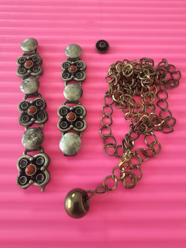 Zincir Detaylı Renkli Yılan Desenli Vücut Zinciri - Görsel 3