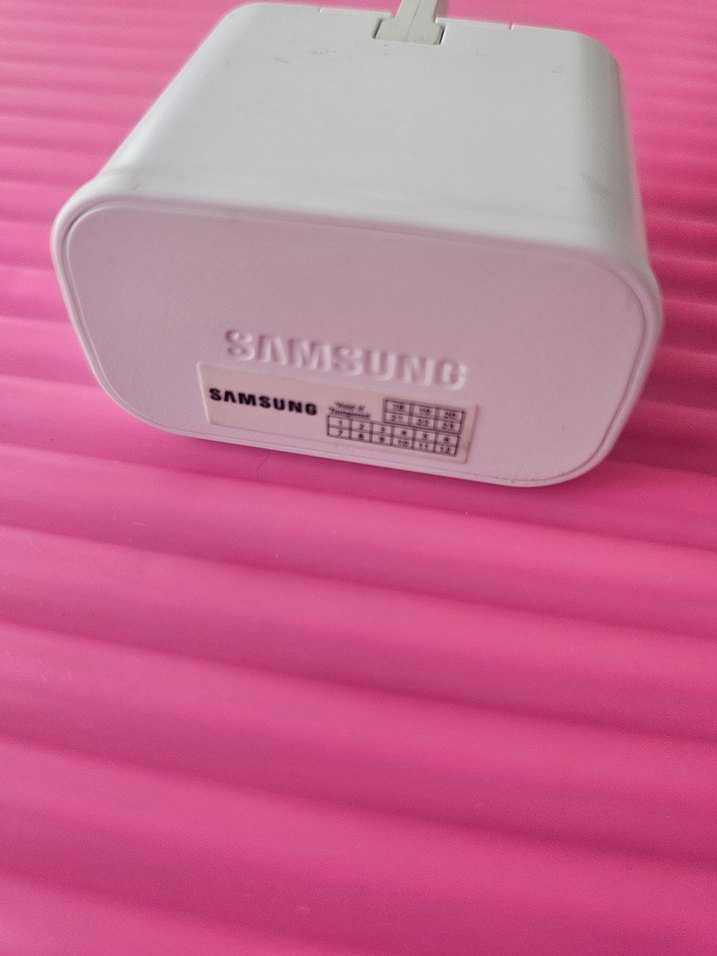 Samsung Beyaz Telefon Şarj Adaptörü - Görsel 2