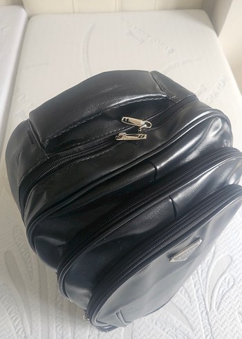 Siyah Deri Spor Sırt Çantası - Görsel 18