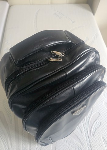 Siyah Deri Spor Sırt Çantası - Görsel 11