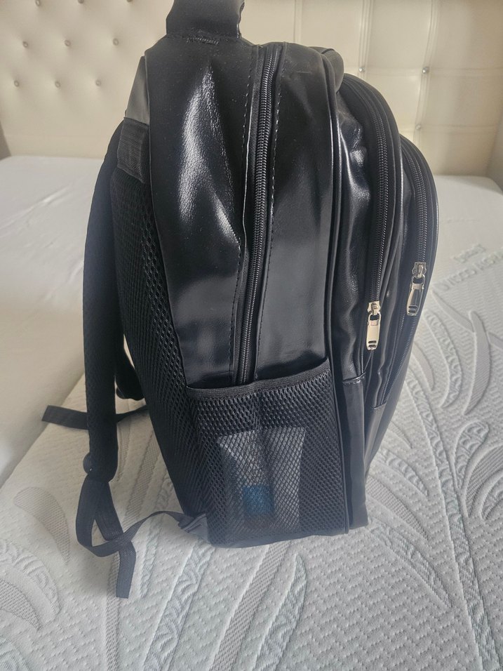 Siyah Deri Spor Sırt Çantası - Görsel 2