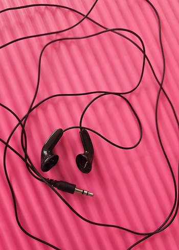 Pembe Kulaklık Kulak İçi Model - Görsel 2