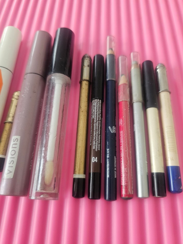 Pastel Pembe Makyaj Ürünleri Seti - Görsel 3