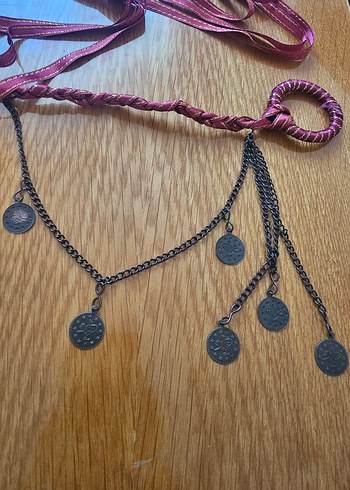 Bordo İşlemeli Zincir Detaylı Kadın El Zinciri - Görsel 6