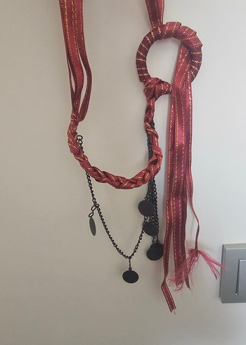 Bordo İşlemeli Zincir Detaylı Kadın El Zinciri - Görsel 7