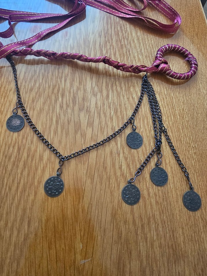 Bordo İşlemeli Zincir Detaylı Kadın El Zinciri - Görsel 5