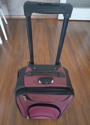 Orta boy valiz # çekçekli bavul# orta boy seyahat çantası 