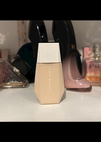 Fenty Beauty Açık Bej Fondöten